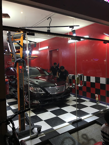 Al Ain Golden Hand Auto Polishing & Cleaning in Leetag