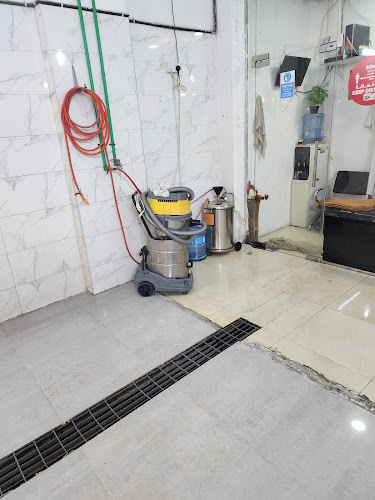 Al Anaqa car washing in Al Rawda 3
