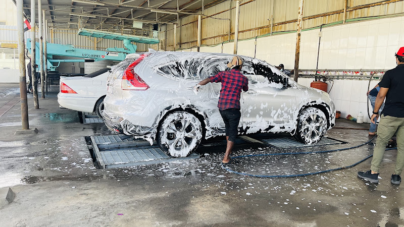AL BAZ CARS SERVICE CENTRE Best and good car wash,oil change centre IN Sharjah and in Dubai with accessories in Industrial Area