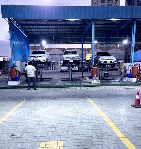 Al Waseem Car Washing in Al Juwais