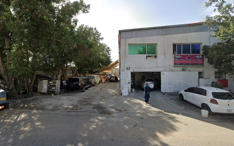 Amwaj Al Jazeera car clean and polish in Ras Al Khor Industrial Area 2