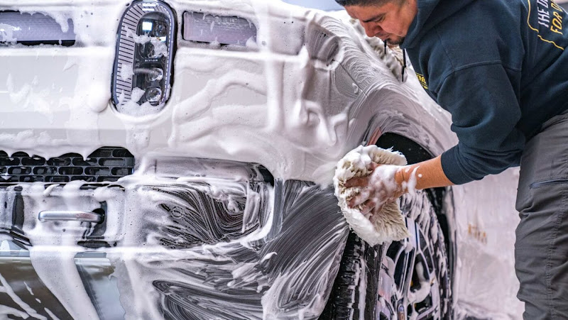 Dostan Alfa Car Wash Service in Sharjah