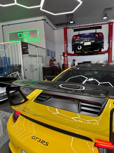 Dry Ice Detailing in Al Quiz Central Street Showroom 58