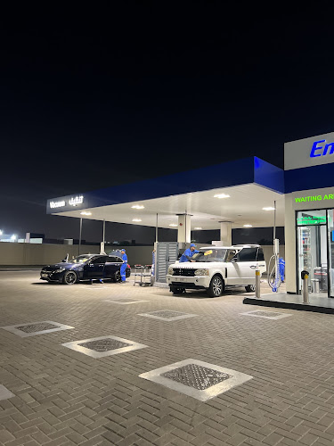 Emarat Manual Car Wash in Al Mizhar
