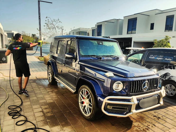 Kraftwagen-Auto in Dubai