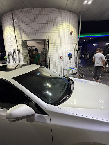 Lube express in Al Wasl