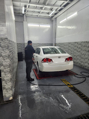 Redline Star Auto Garage ريد لاين ستار اوتو كراج in Al Garhoud