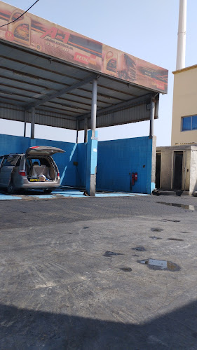Wadi al hail car washing and greasing station in Al Hail