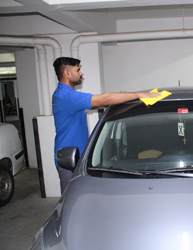 Wadi Aldahb Parking Car Washing in Deira