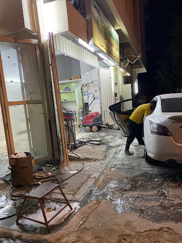 اول لمسه لتلميع السيارات in Saih Alkhor Suburb
