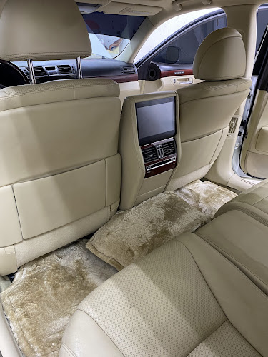 اي داماس للعناية بالسيارات E Damas for car care in Al Aras
