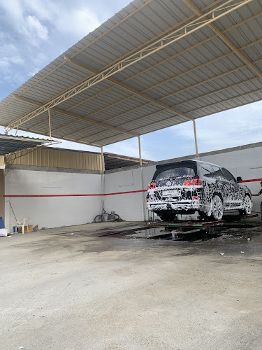 محطة الفجر لغسيل وتشحيم السيارات in Industrial Area