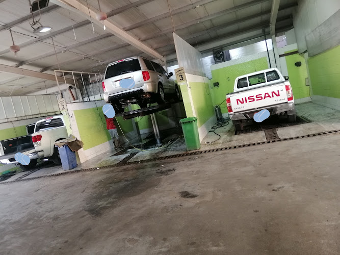 محطة رويال كلاس لغسيل المركبات Royal class car wash in Batha Al Hayer