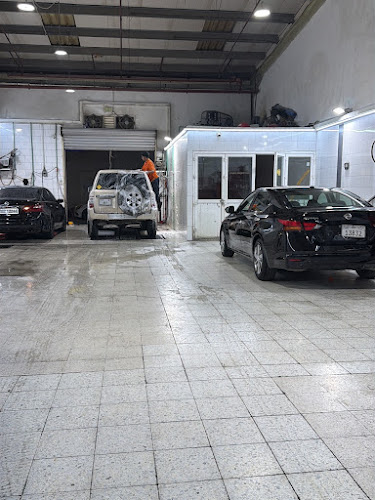 مركز المركبة الراقية للعناية بالسيارات in Industrial Area
